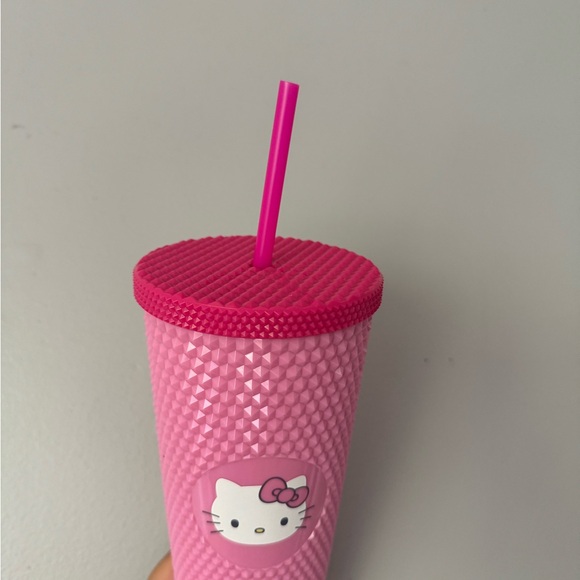 hello Kitty Tumblr - Picture 2 of 2